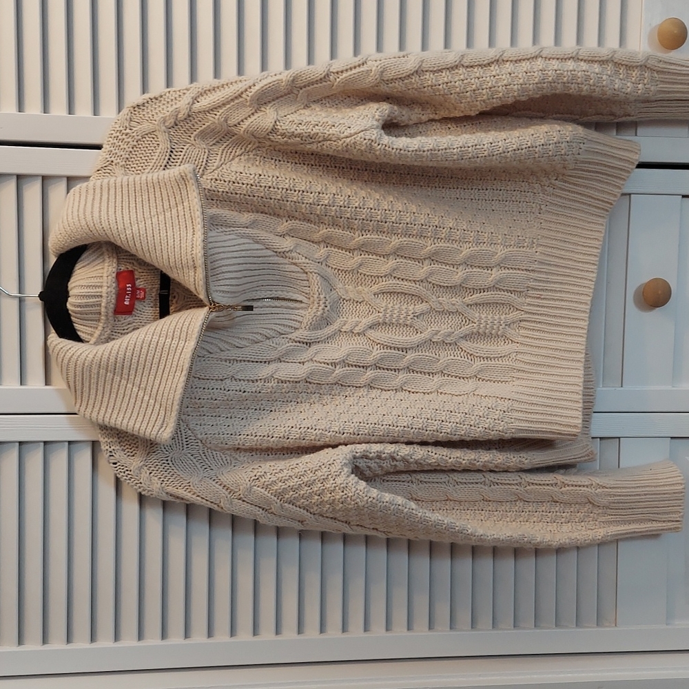 Lady's S/M sweater